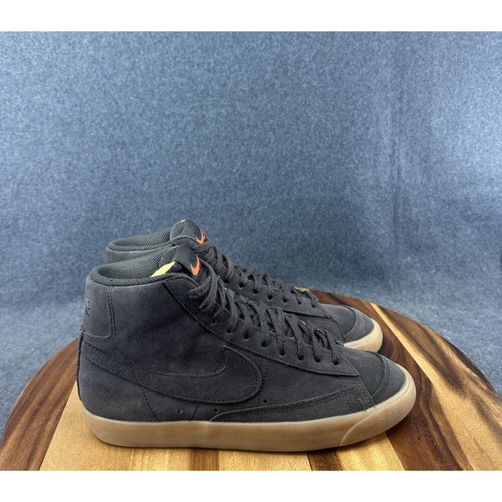 Nike Sneakers Blazer 77 Mens 8.5 Brown Suede Mid Top Athletic Shoes Gum Sole